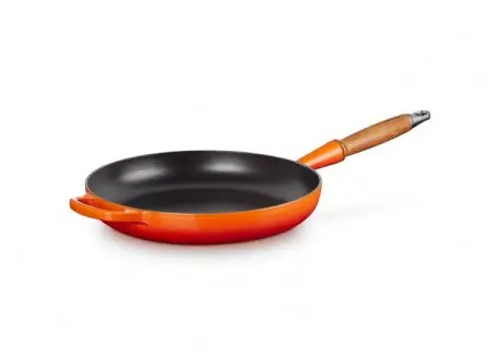 Achat Immédiat Poêle Signature Fonte Emaillée Manche en Bois 28 cm Orange Volcanique