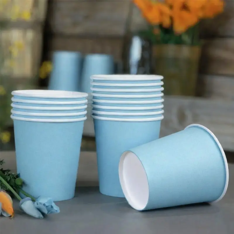10 Gobelets carton bleu clair 26 cl Table&rsquo;Colors Dernière Chance