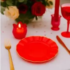 6 Petites Assiettes Réutilisables Plastique Rouge et Or 19cm Quantité Limitée
