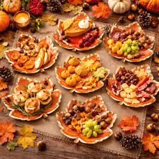 8 Assiettes en carton Automne 28cm Prix Cassé